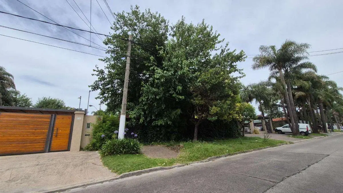 VENTA LOTE 723 m2 CASTELAR NORTE PERMUTA 4