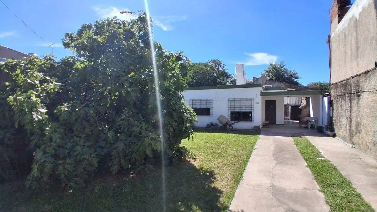 VENTA DE CASA 3 AMBIENTES EN MERLO 2