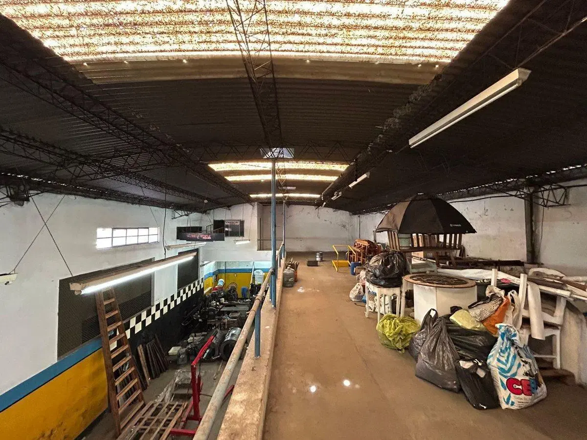 VENTA DEPÓSITO - GALPÓN C/ENTRADA DE CAMIÓN -MORON 4