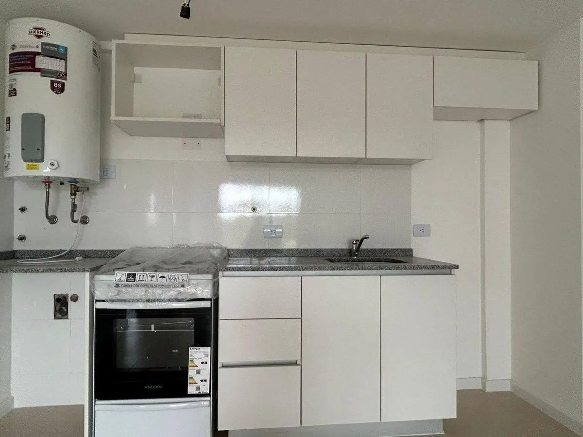 VENTA DEPTO 3 AMB. C/BALCÓN Y COCHERA - ITUZAINGÓ 4