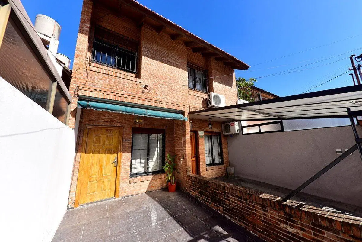 CASA TRIPLEX VENTA 3 DORM RAMOS MEJIA PATIO + COCH 5