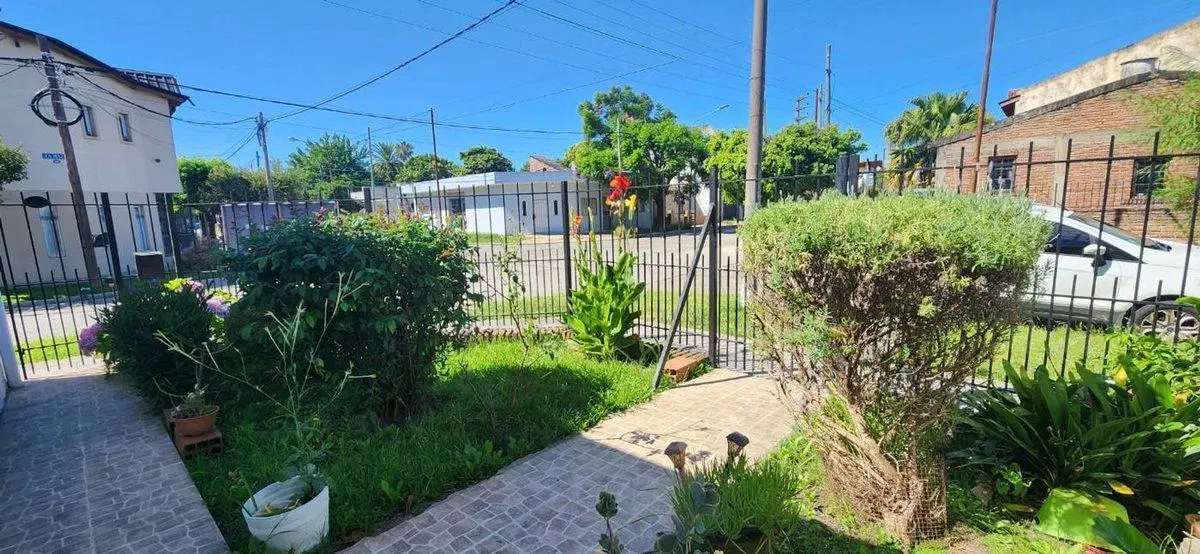 VENTA PH TIPO CASA 3 AMB CON PATIO EN MORON 2