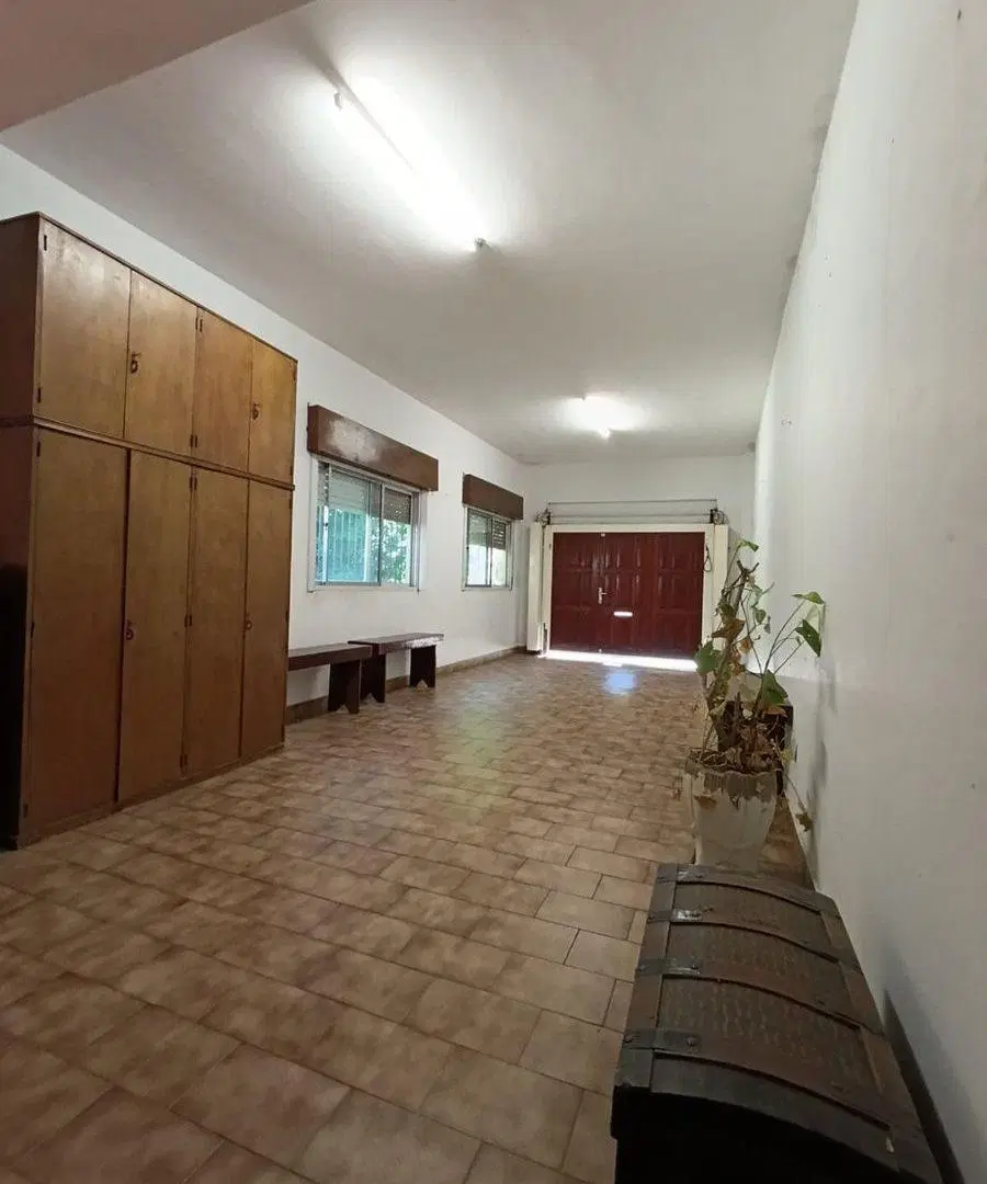 VENTA CASA 6 AMBIENTES C PARQUE Y COCHERA HAEDO 2