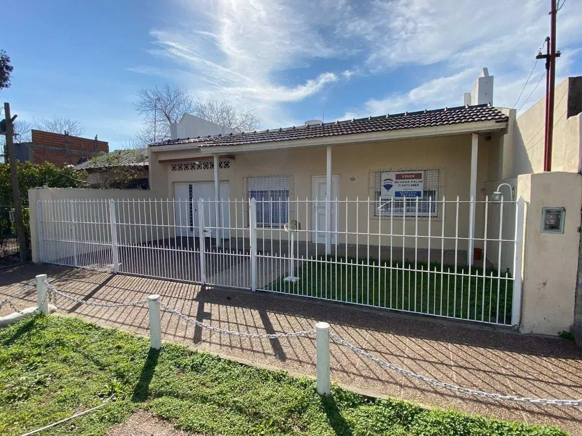 VENTA CASA 3 AMB PARQUE / COCH AP. CRED. -  MERLO 5