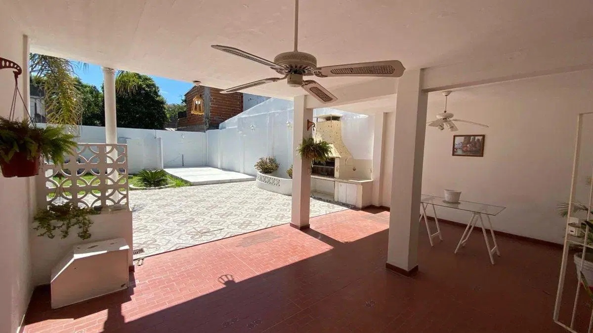 VENTA CASA 3 AMB PARQUE / COCH AP. CRED. -  MERLO 2