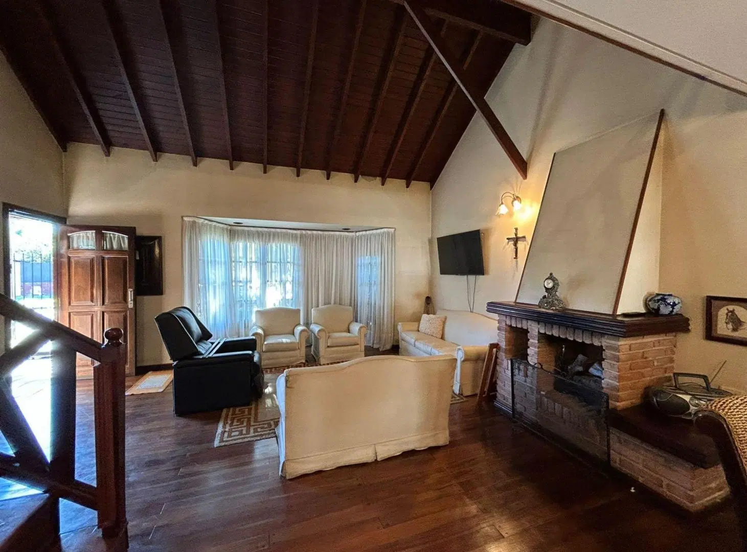 VENTA CASA 4 AMB. C/PARQUE PILETA -COCH  ITUZAINGO 2