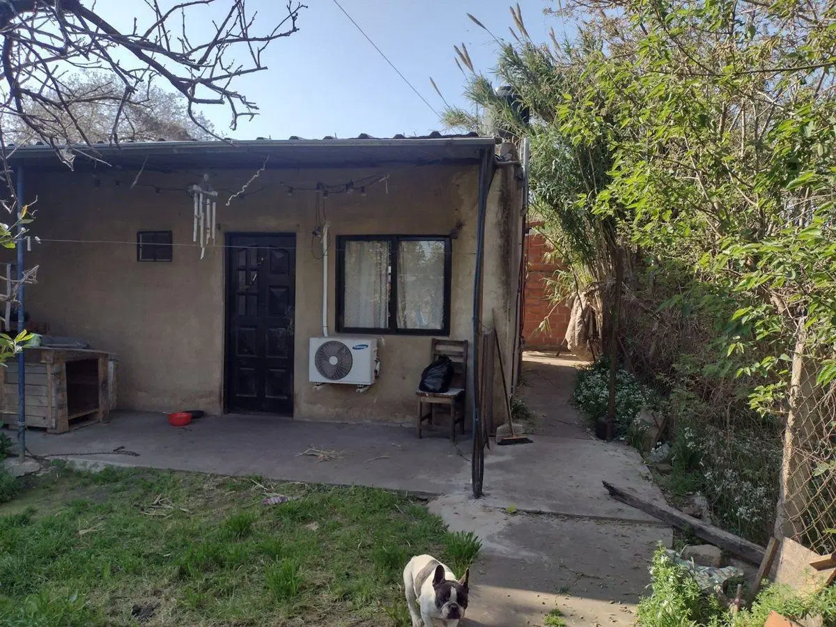 VENTA CASA  MULTIFAMILIAR  CON LOCAL CASTELAR SUR 5