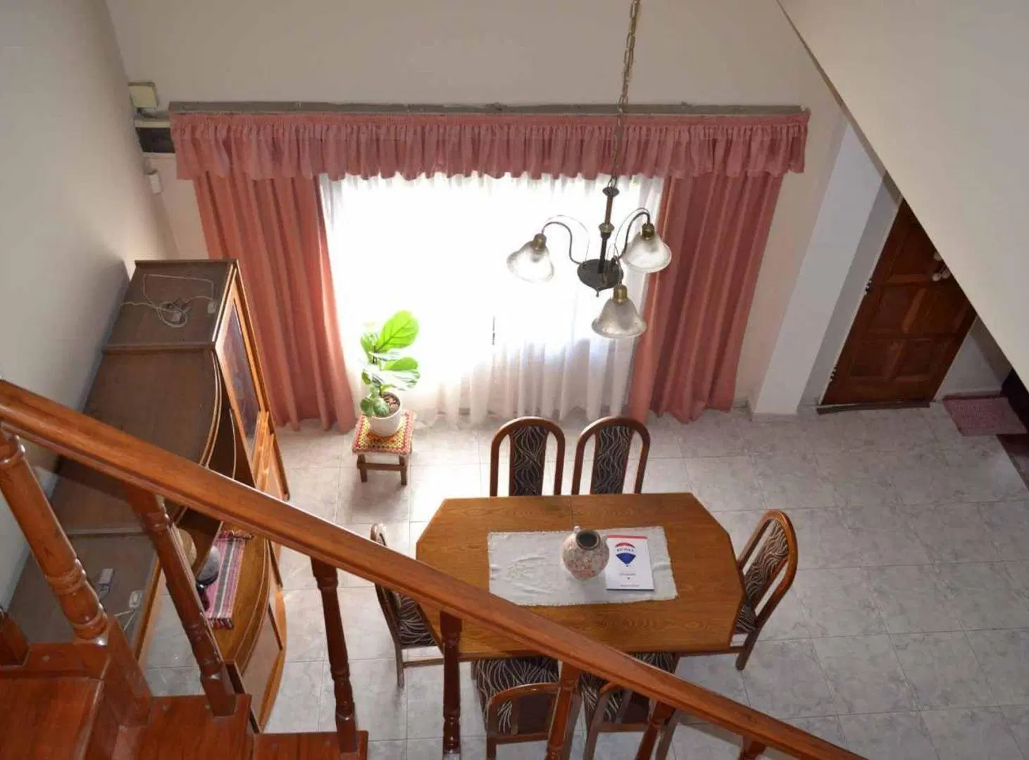 VENTA CASA 5 AMBIENTES CASTELAR NORTE APTA CREDITO 3