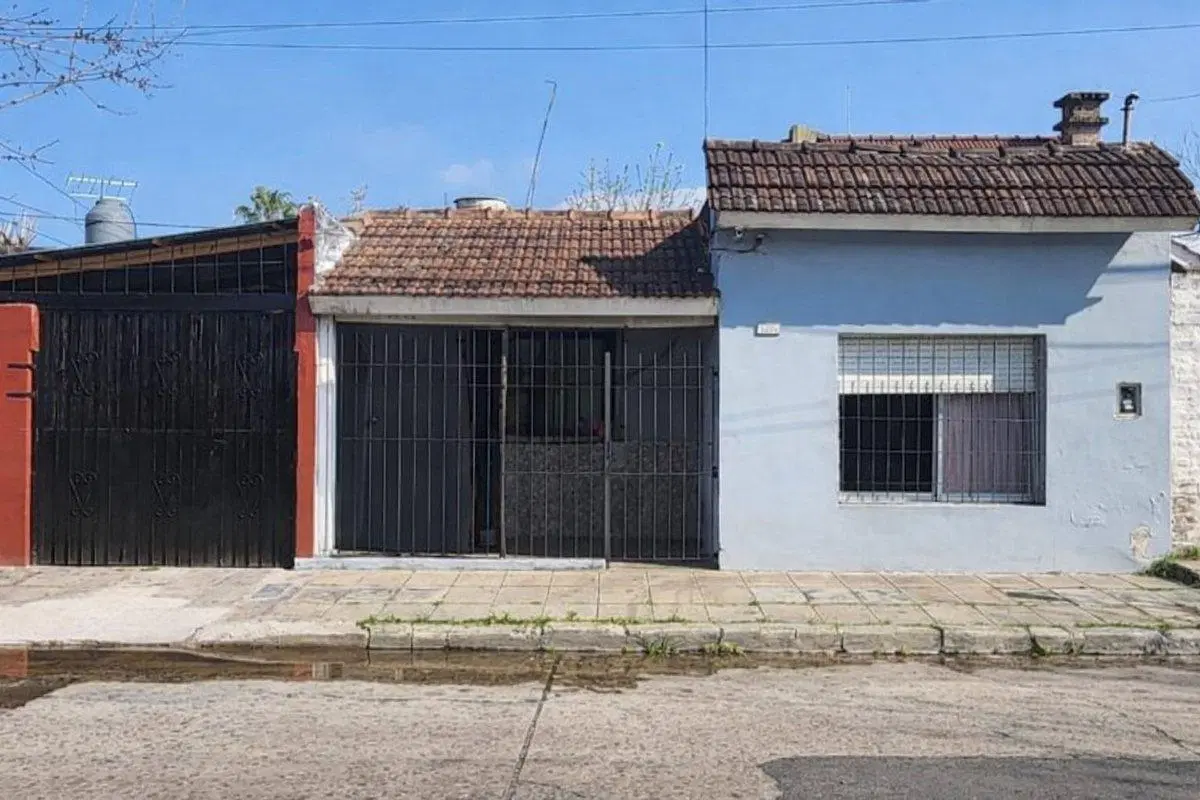 VENTA  CASA + DEPARTAMENTO CASTELAR NORTE 5