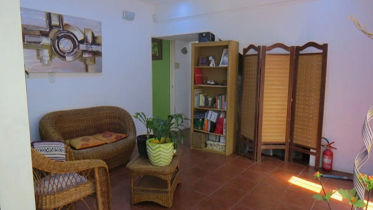 CASA VENTA 5 AMBIENTES CON PILETA Y DEPTO  1 AMB 2