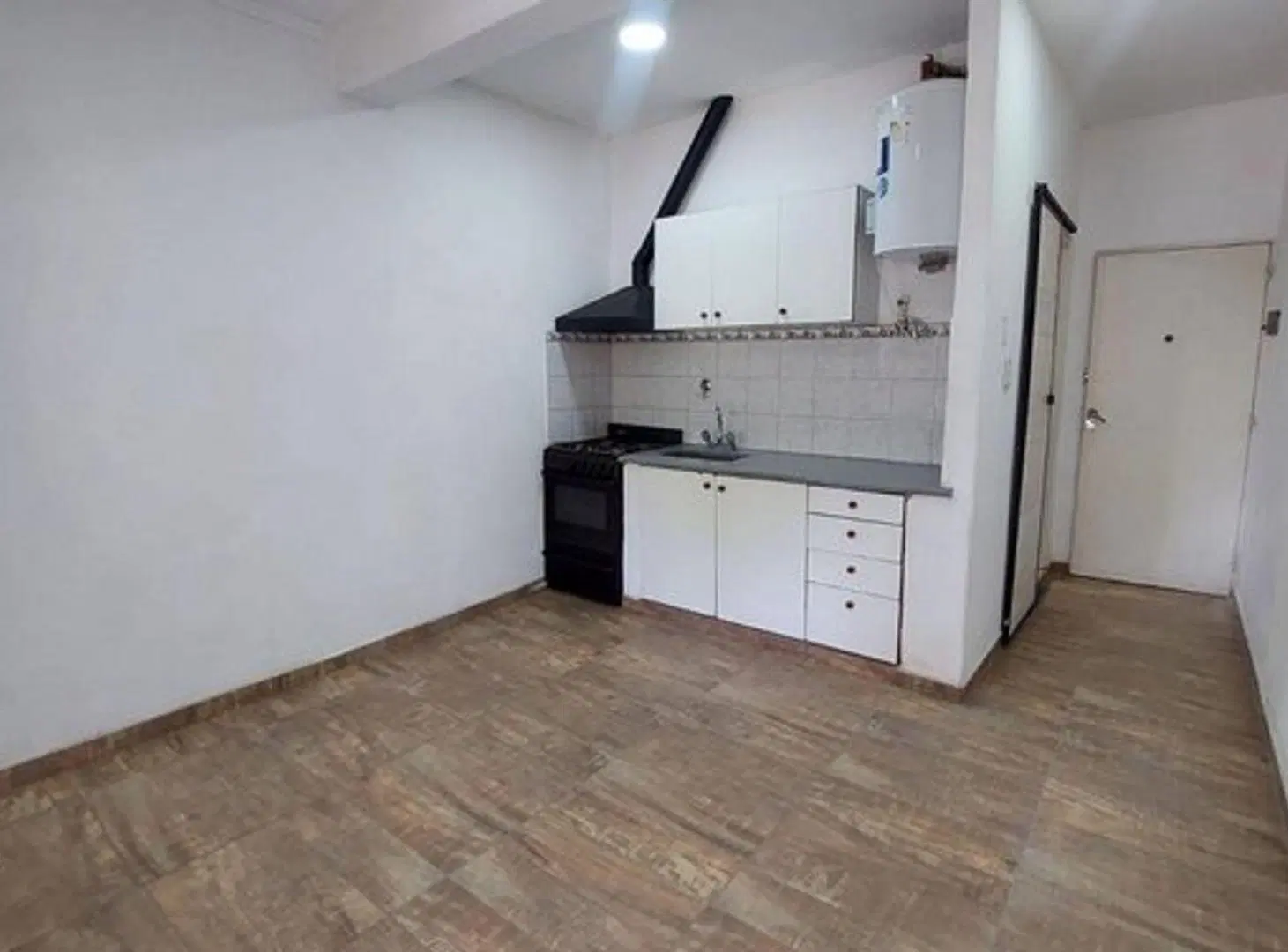 ALQUILER  Departamento 2 Amb Balcon  Ituzaingó 3