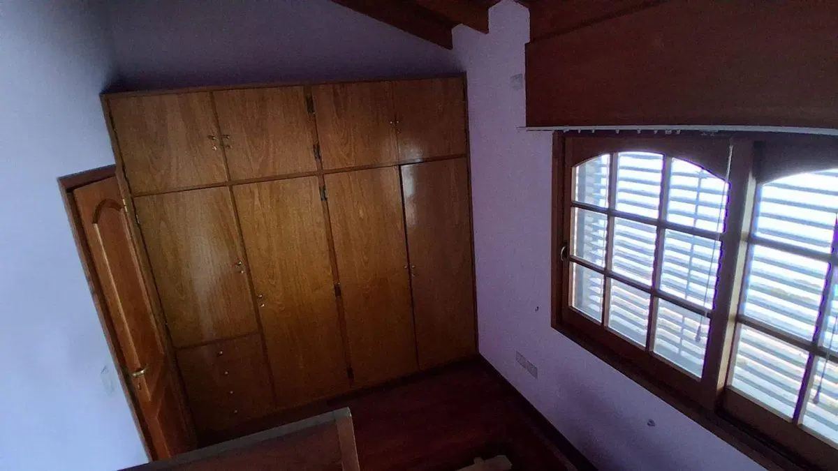 VENTA CASA CON QUINCHO Y FONDO EN MERLO APTO CRED. 3