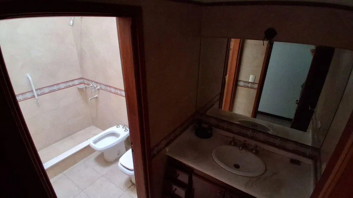 VENTA CASA CON QUINCHO Y FONDO EN MERLO APTO CRED. 5