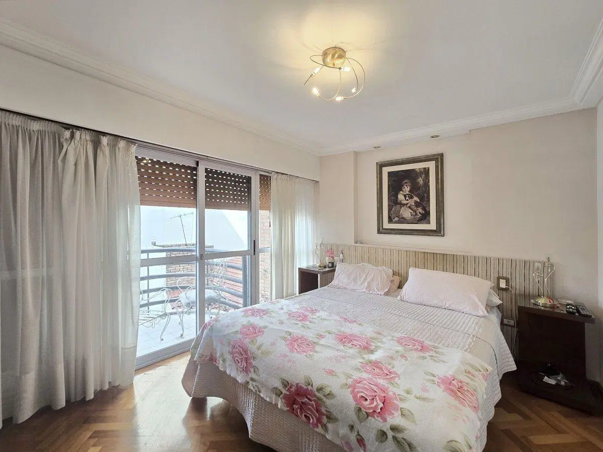 VENTA DEPARTAMENTO 5 AMBIENTES CASTELAR CENTRO 5