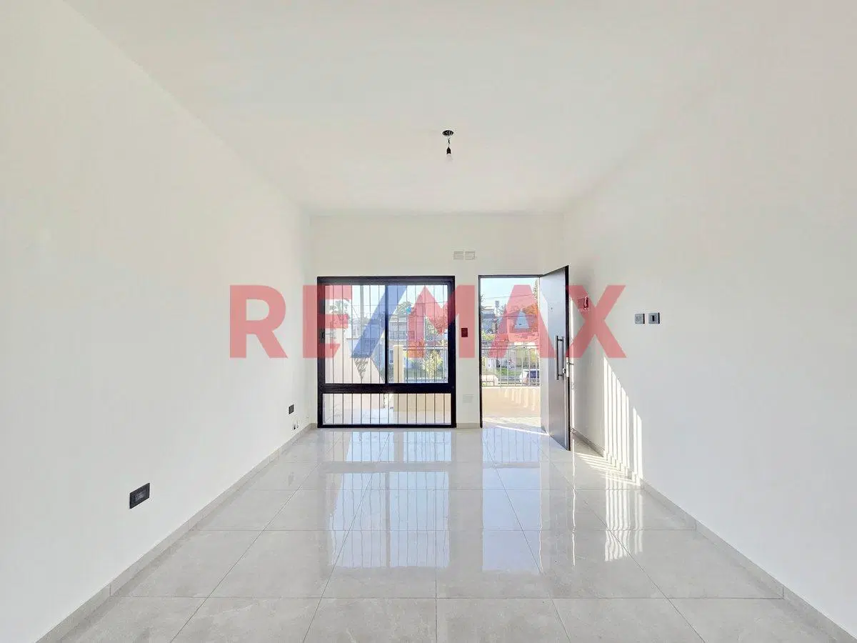PH 2 AMB VENTA CASTELAR CON PATIO COCHERA OPCIONAL 3