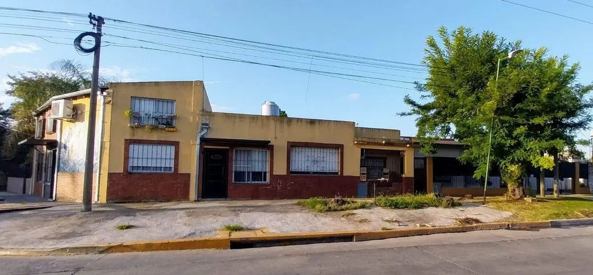 CASA 4 DORMITORIOS ITUZAINGO VENTA +PATIO 4