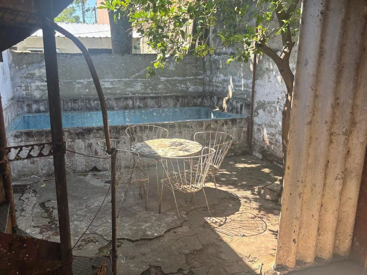 VENTA CASA  4 AMBIENTES EN MORON A REFACCIONAR 3