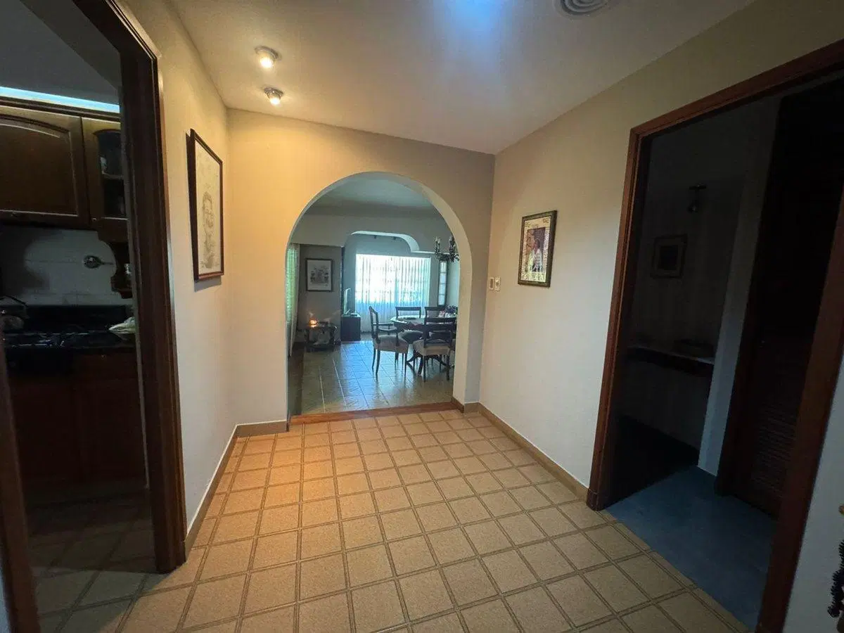 VENTA CASA 6 AMBIENTES CASTELAR CON PILETA 5