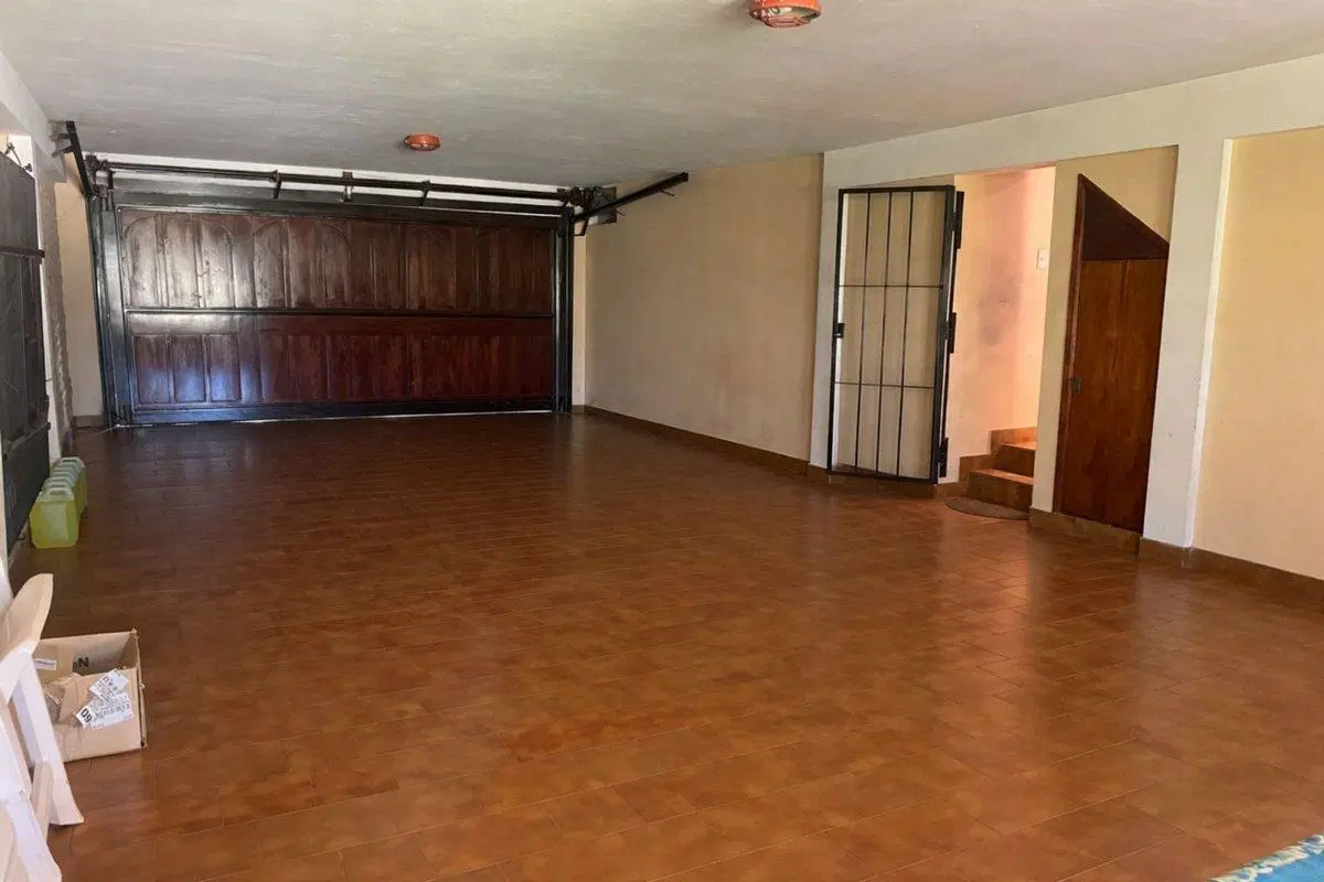 VENTA CASA 6 AMBIENTES CASTELAR CON PILETA 2