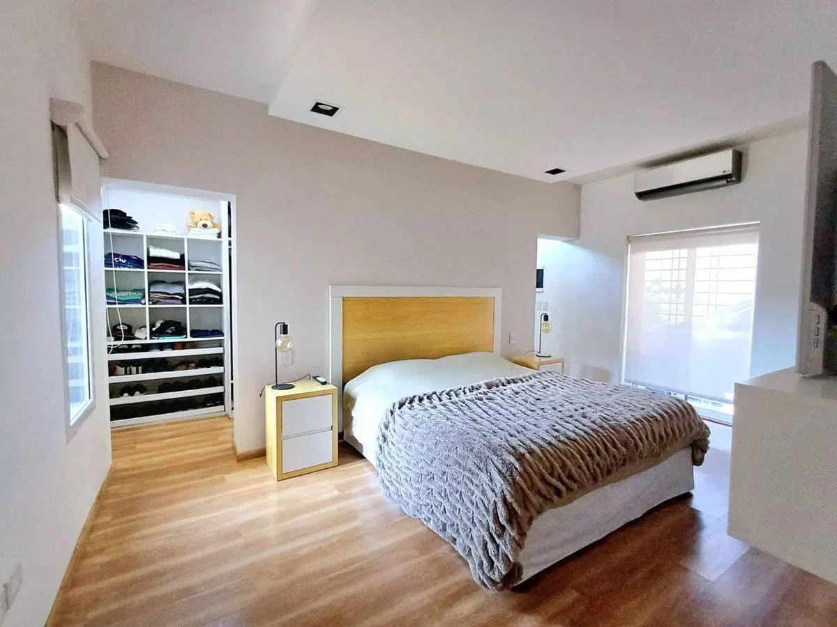 VENTA CASA 4 AMBIENTES VILLA LUZURIAGA PERMUTA 4