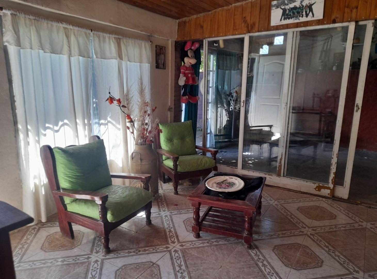 CASA en VENTA DE 4 AMBIENTES con patio en MORON