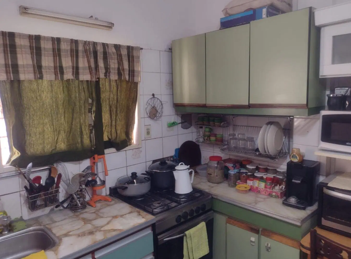 VENTA CASA  3 AMBIENTES MORON 5