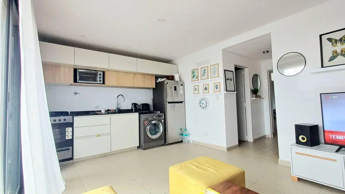 VENTA SEMI PISO DOS AMBIENTES MORON CATEGORIA 4