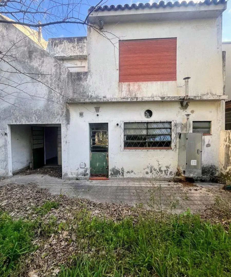 CASA EN VENTA 4 AMBIENTES  EN MATADERO 3