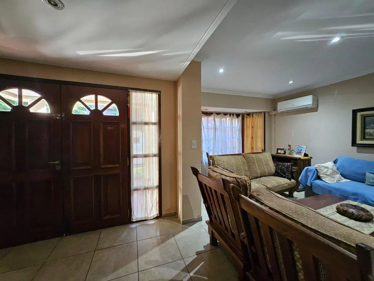 VENTA CHALET-4 AMBIENTES-CASTELAR NORTE 4