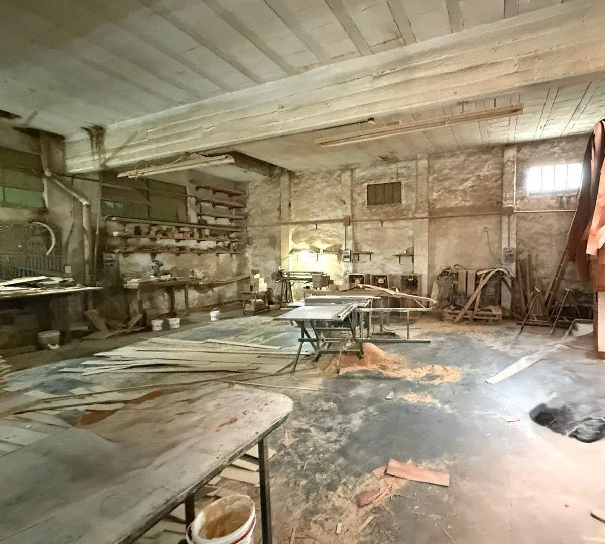 Casa en Venta 6 ambientes en Morón con Taller 5