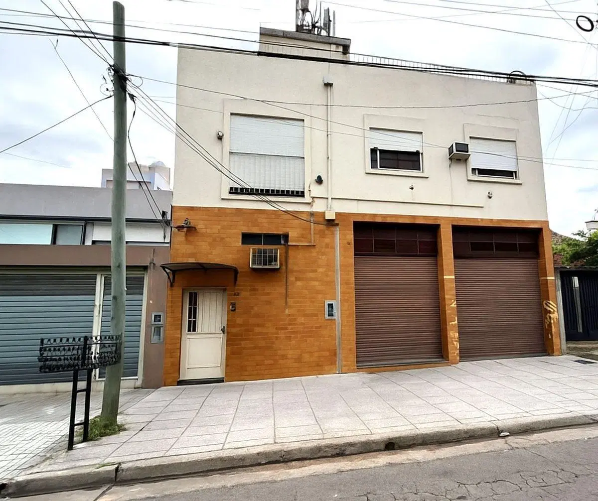 Casa en Venta 6 ambientes en Morón con Taller 2