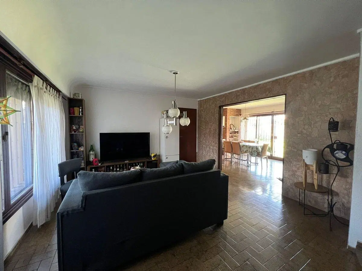 VENTA CASA 4 AMBIENTES - CASTELAR SUR 4