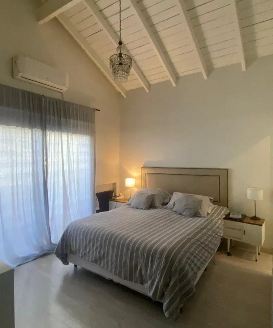 Venta casa 6 amb en Parque Leloir con pileta 5