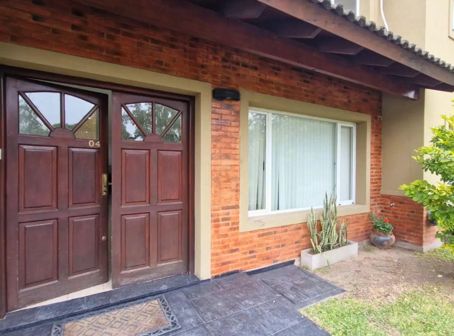 ALQUILER CASA 4 AMBIENTES  AlLTOS DEL SOL 3