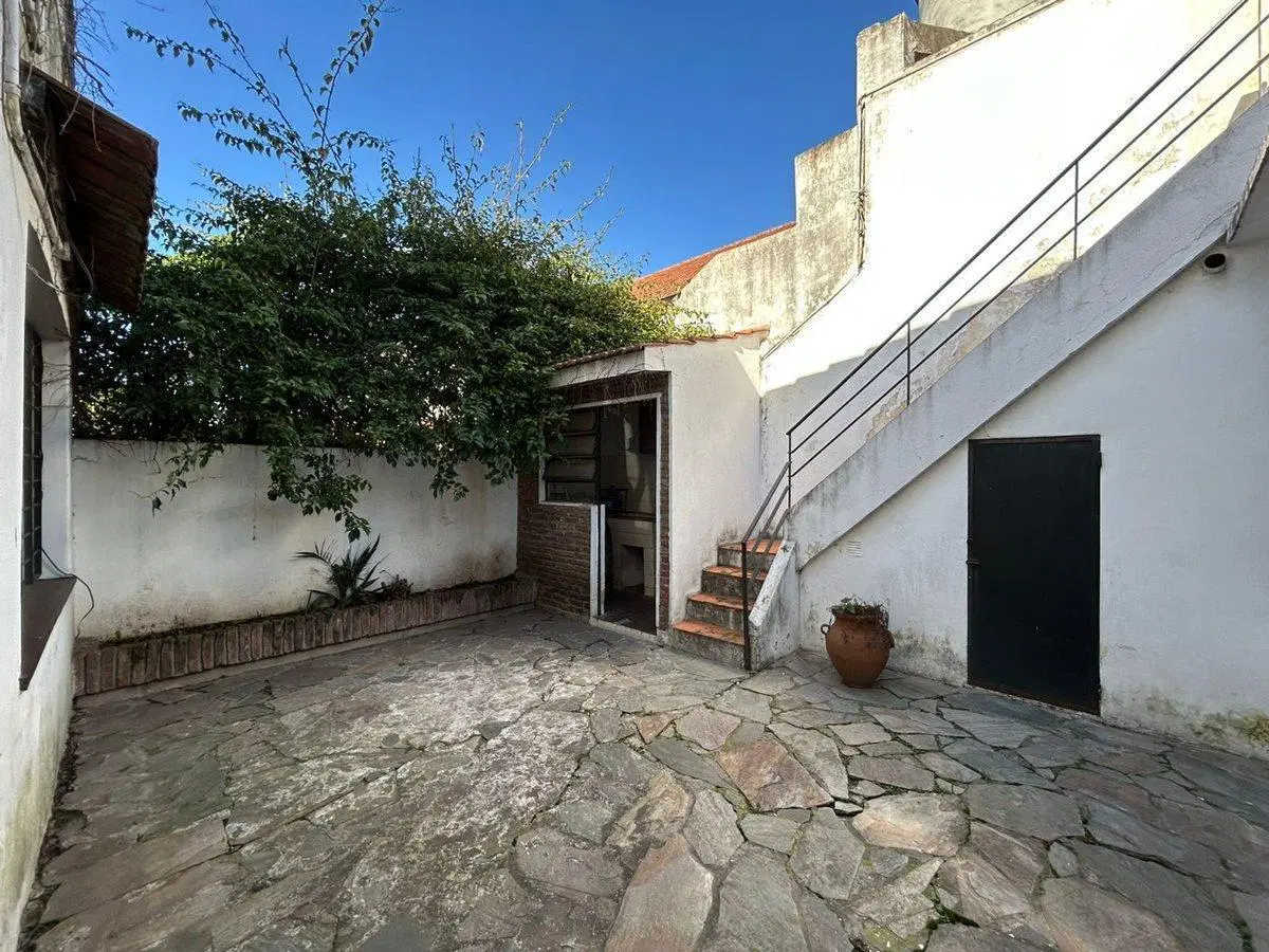 VENTA CASA 6 AMB PARQUE/PILETA  CASTELAR APTA CRED 4