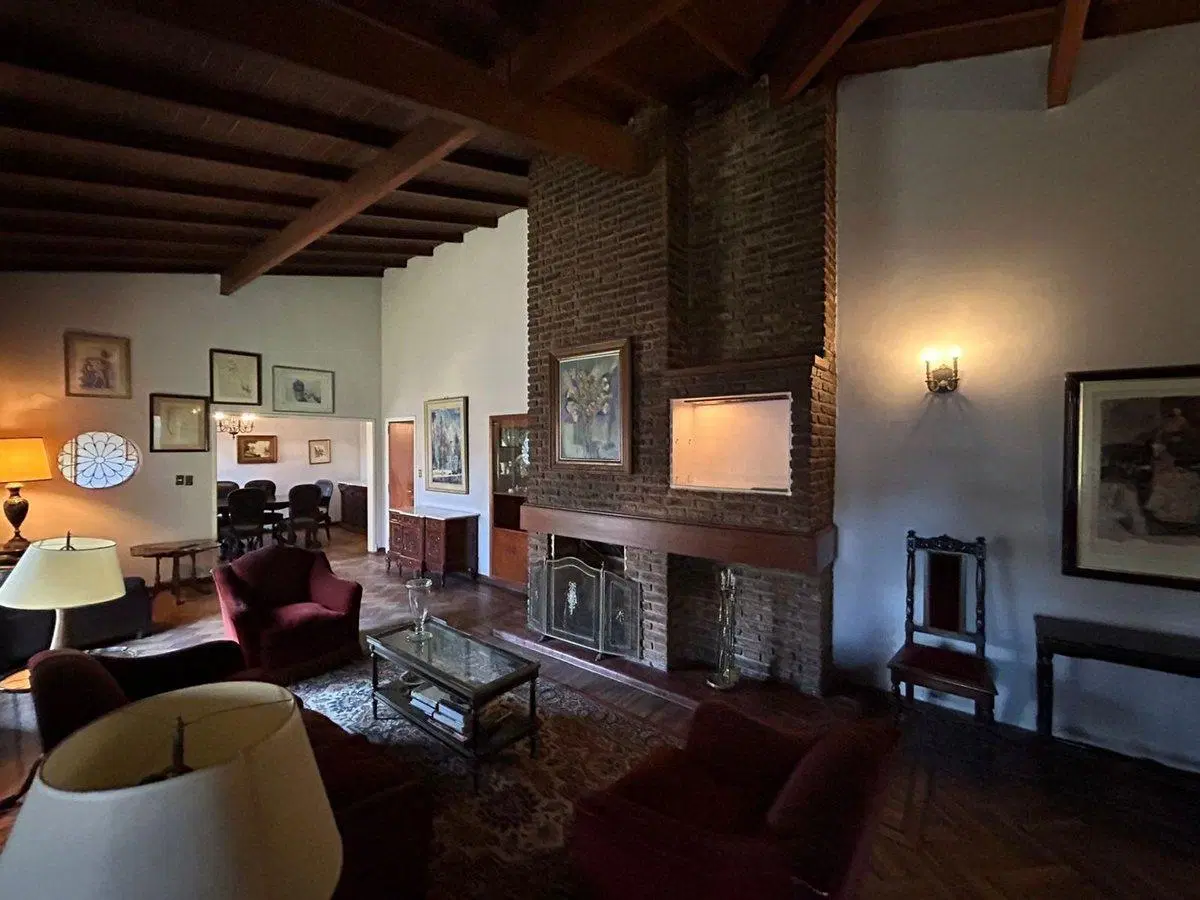 VENTA CASA 6 AMB PARQUE/PILETA  CASTELAR APTA CRED 2
