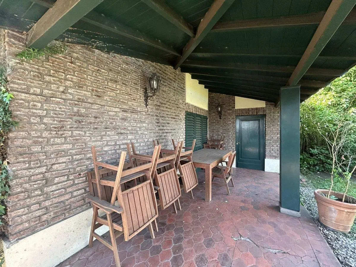 VENTA CASA 6 AMB PARQUE/PILETA  CASTELAR APTA CRED 4