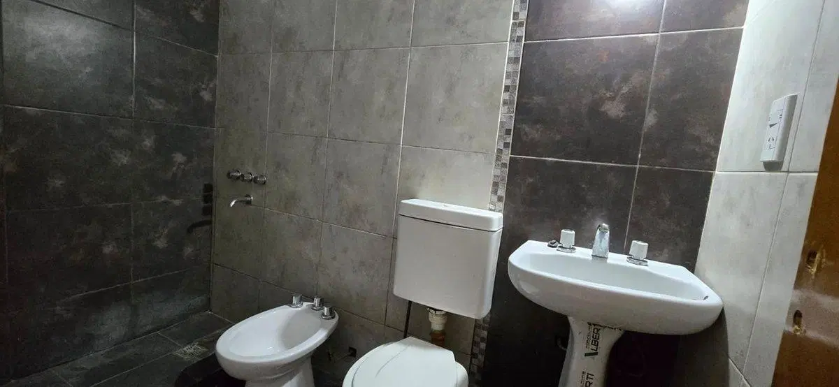 VENTA DEPARTAMENTO  1 AMBIENTE FRENTE RAMOS MEJIA 4