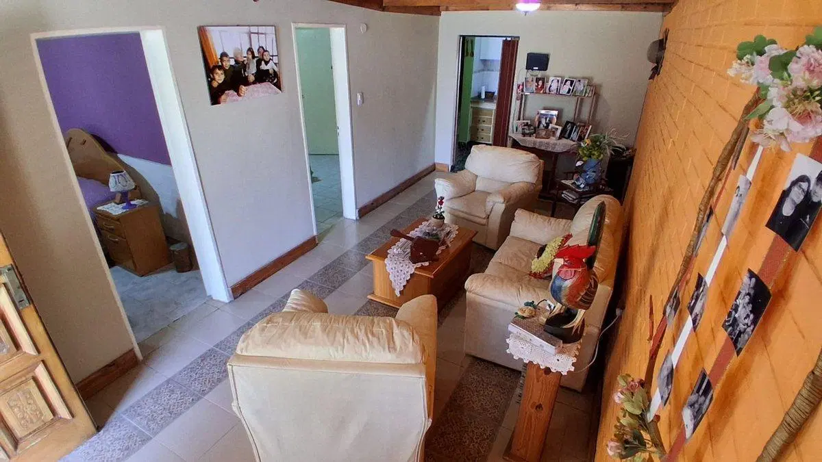 VENTA CASA DE 4 AMB. CON QUINCHO, GARAGE EN LUJAN 3