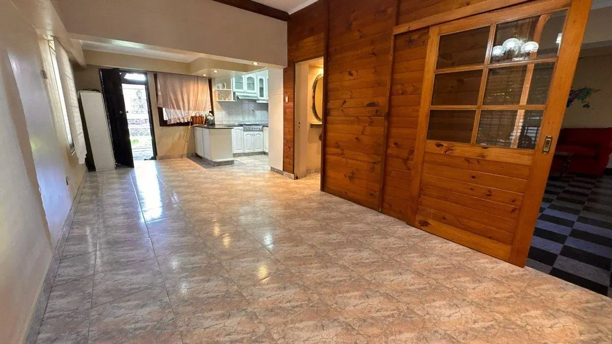 VENTA CASA 4 AMB. PARQUE/PILETA/COCHERA  ITUZAINGO 4