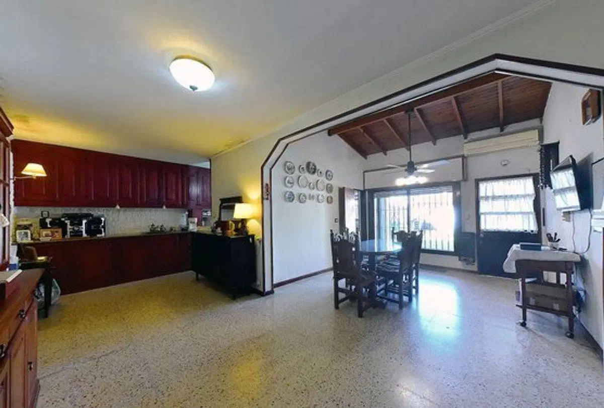 VENTA CASA 4AMB + OFICINA QUINCHO PARQUE S.A PADUA 2