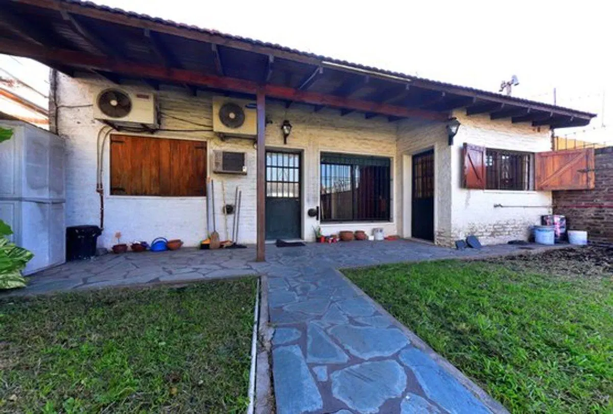 VENTA CASA 4AMB + OFICINA QUINCHO PARQUE S.A PADUA 3