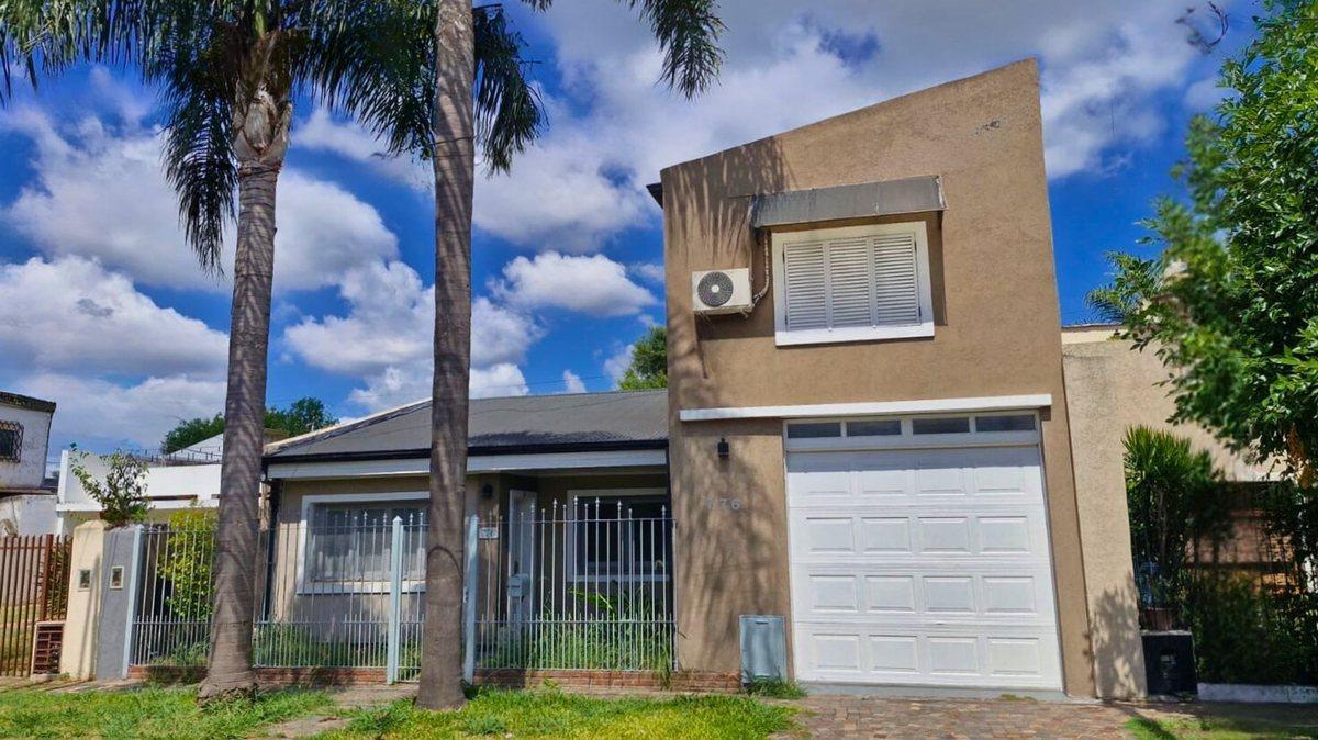 VENTA CASA 4 AMBIENTES ITUZAINGO