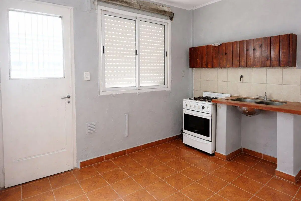 CASA multifamiliar EN VENTA EN MORENO CON PATIO 3