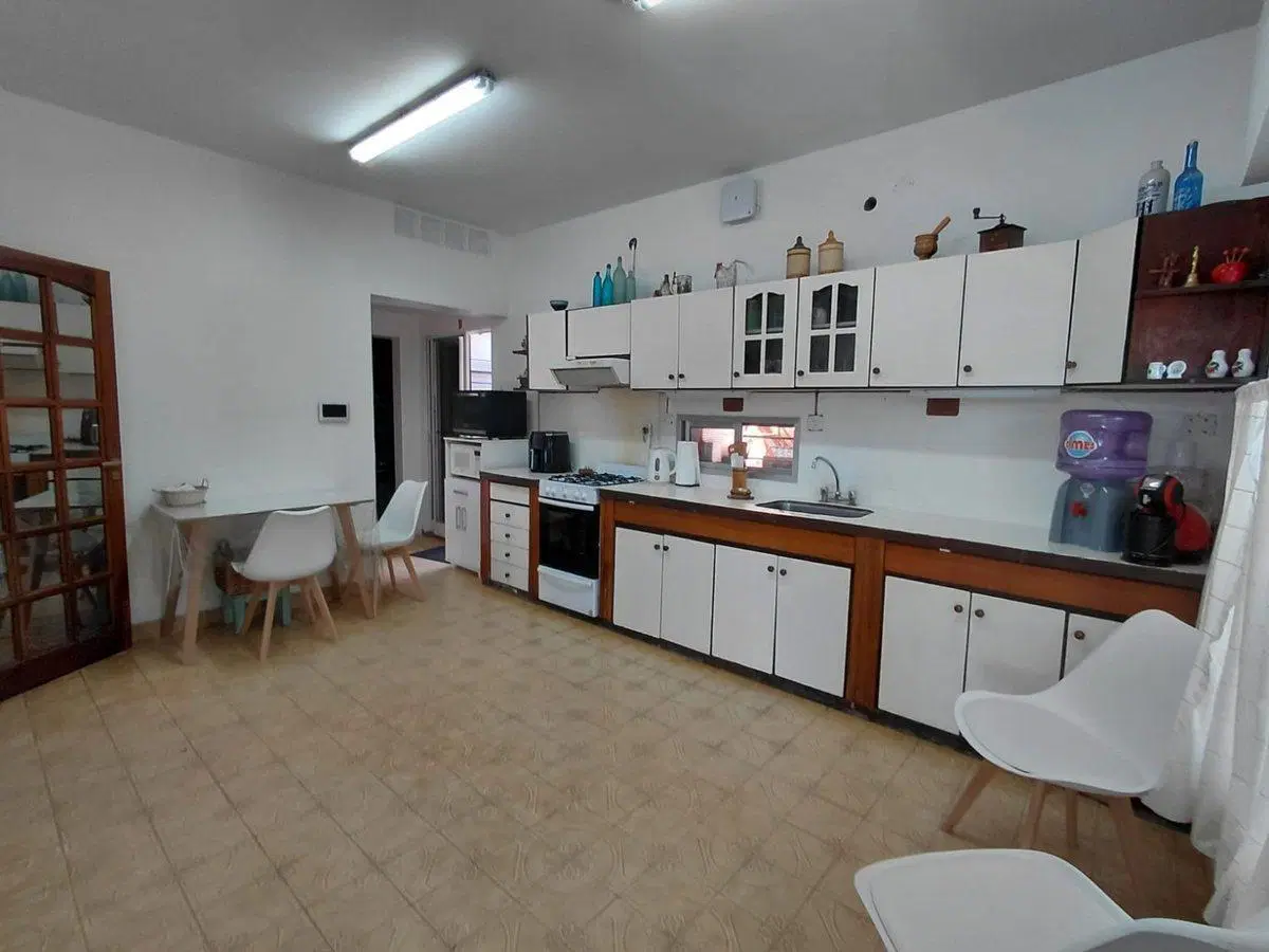 CASA 4 AMBIENTES, GARAGE MERLO NORTE 5