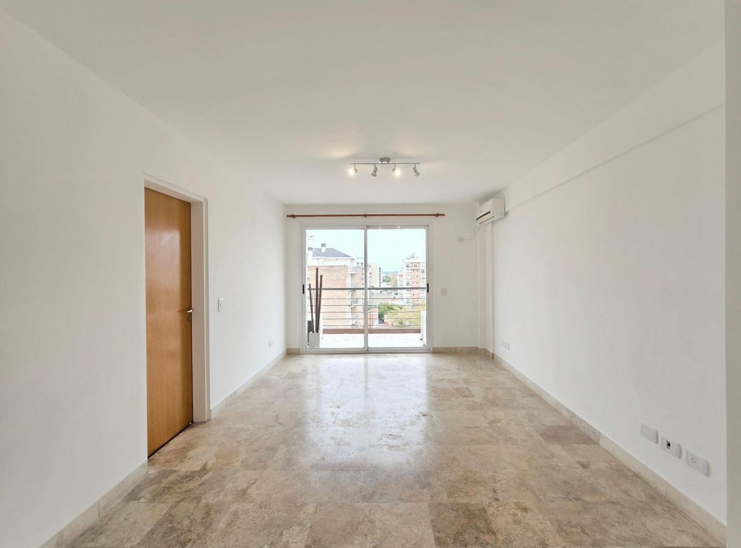 VENTA DEPARTAMENTO 2 AMBIENTES MORON A NUEVO