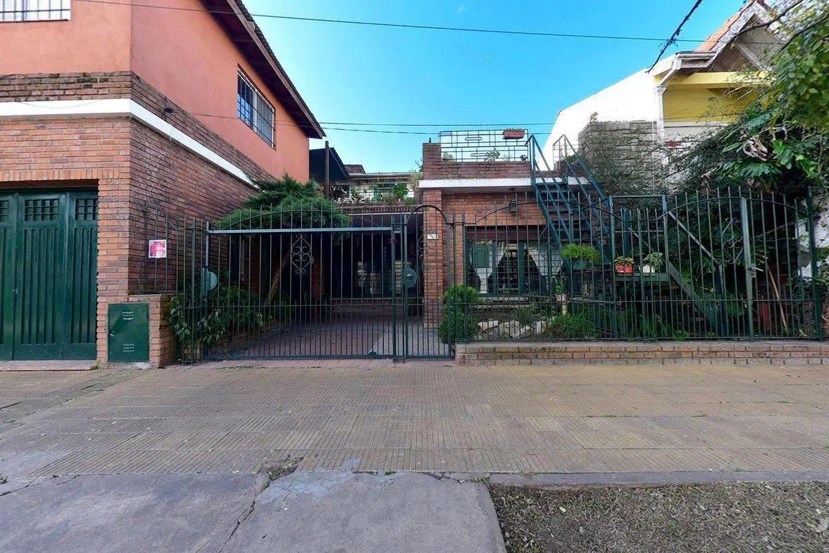 VENTA CASA MULTIFAMILIAR PARQUE PILETA HURLINGHAM 2
