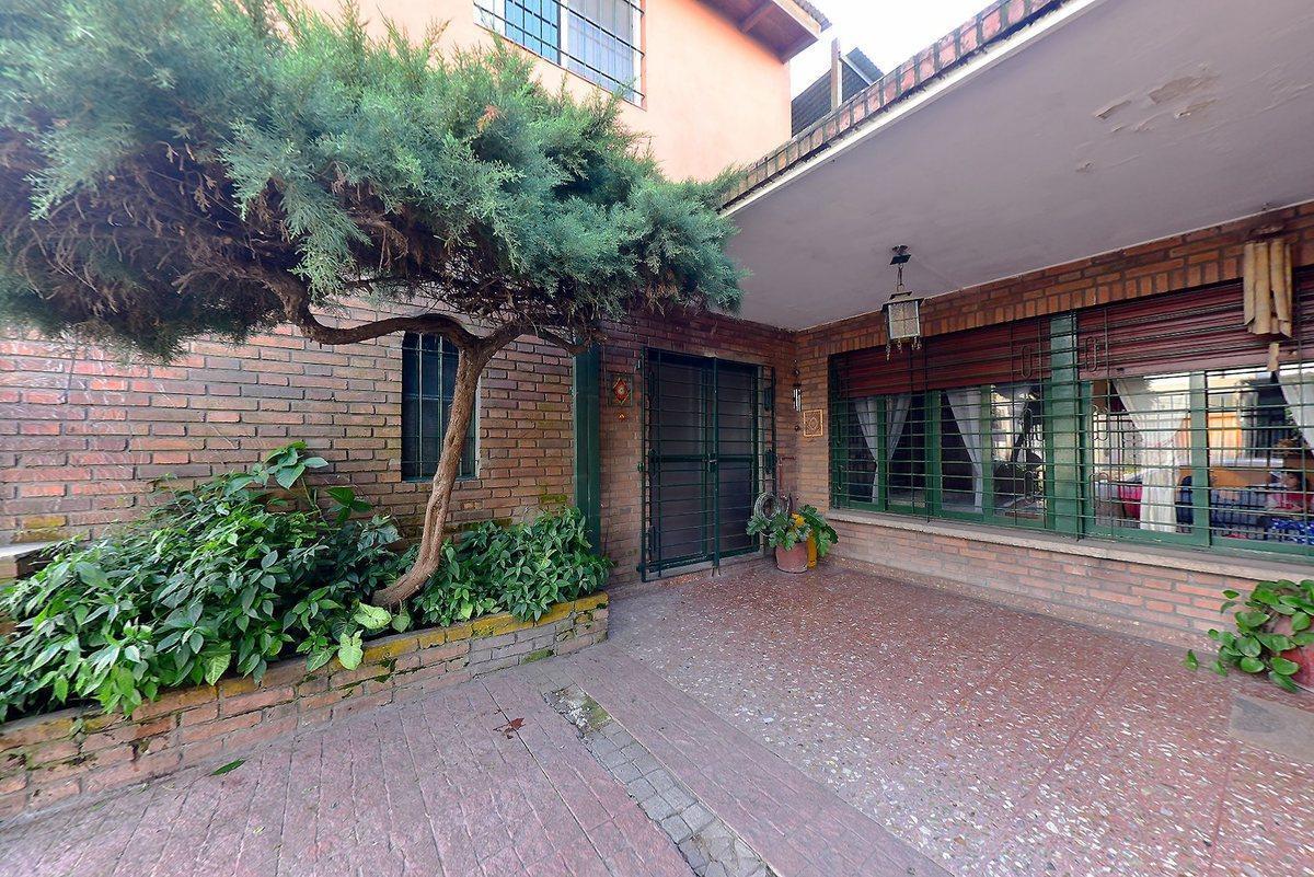VENTA CASA MULTIFAMILIAR PARQUE PILETA HURLINGHAM