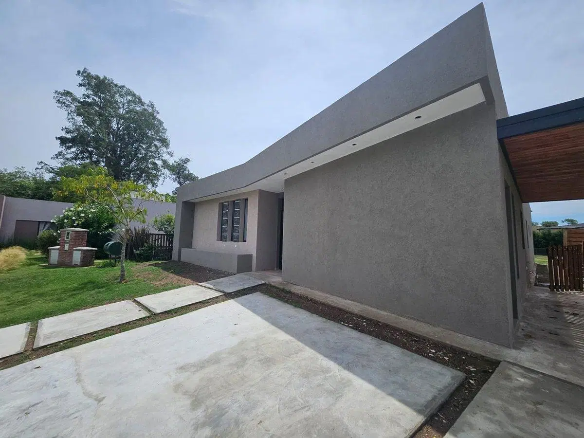 VENTA CASA 4 AMB-BARRIO SANTA ELENA-PILAR DEL ESTE 2