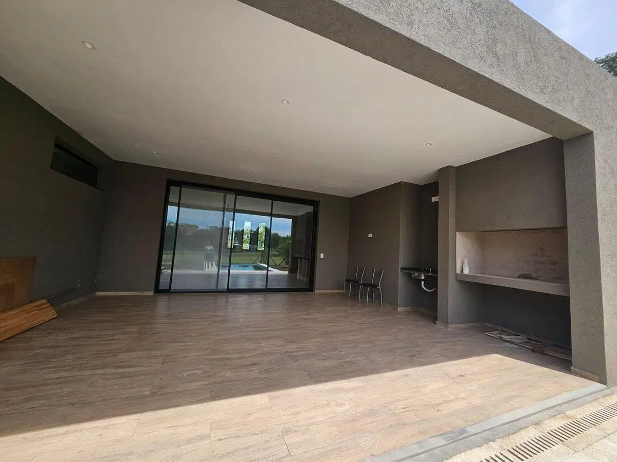 VENTA CASA 4 AMB-BARRIO SANTA ELENA-PILAR DEL ESTE 4